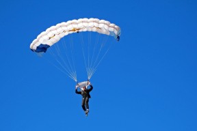 世界杯精彩瞬间：永恒记忆的集锦大放送，世界杯纪念足球